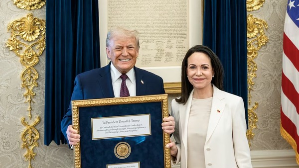 Corina Machado le regaló su medalla del Premio Nobel de la Paz a Trump | Unicanal