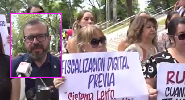 Escribanos se manifiestan contra el RUN frente al Palacio de Justicia - SNT