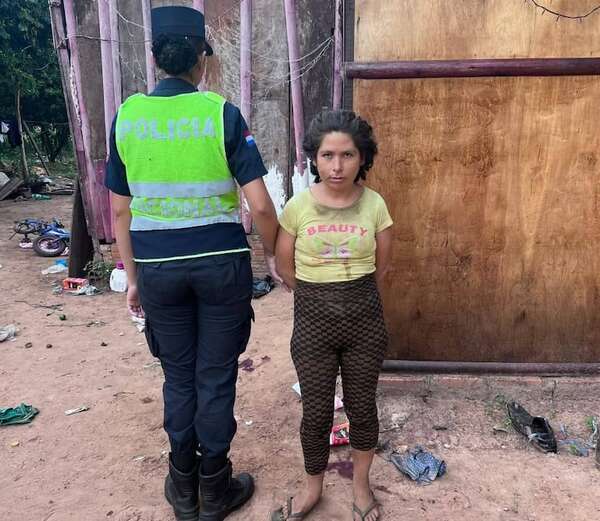 Allanan vivienda en Coronel Oviedo y detienen a presunta “reina del microtráfico” con crack y marihuana - Policiales - ABC Color