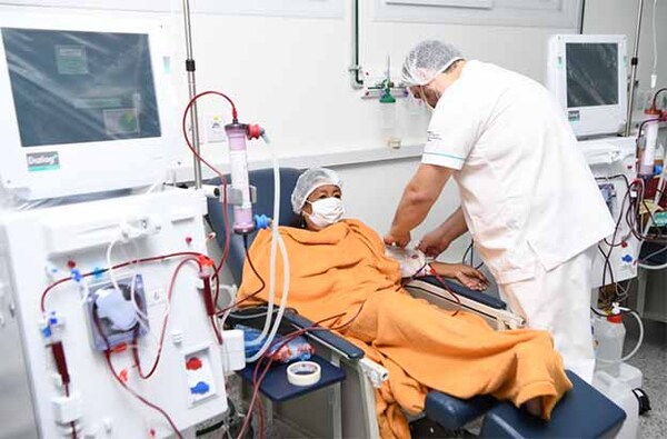 Pacientes renales ya reciben diálisis en el Nuevo Centro Nefrológico de Alto Paraná construido por Itaipú | DIARIO PRIMERA PLANA