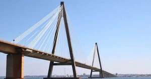 La Nación / Masiva circulación en puente San Roque