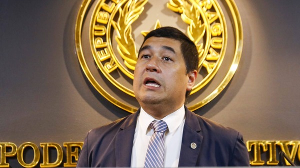 Nakayama apoya eliminar la caja parlamentaria: "Es un privilegio"