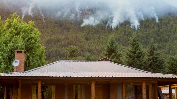 Diez provincias en alerta por incendios en Patagonia argentina