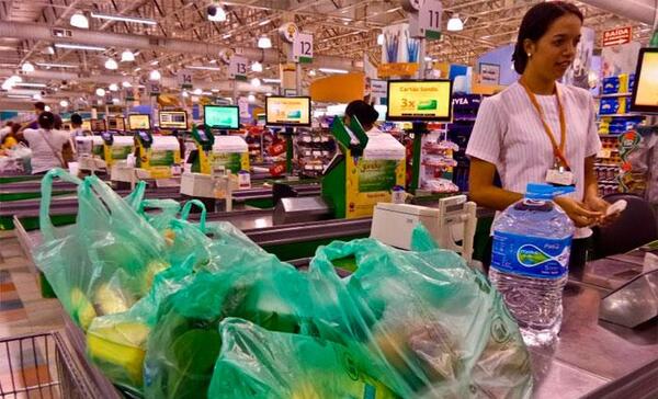 Índice de confianza del consumidor registra un leve retroceso al cierre de diciciembre