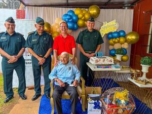 LAS FUERZAS ARMADAS RINDEN HOMENAJE A DON CANUTO GONZÁLEZ