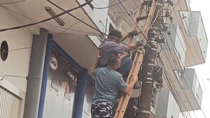 Funebrero le salvó la vida a un electricista
