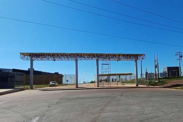 Puente de la Integración: habilitarán predio de la ANNP como zona de espera ante quejas por camiones  - ABC en el Este - ABC Color