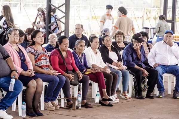 La Municipalidad de Encarnación refuerza el acompañamiento integral a los adultos mayores