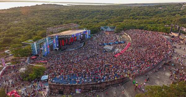 La Nación / Vecinos de Sanber destacan decisión de municipio: “Hoy el anfiteatro tiene otra cara”, afirman