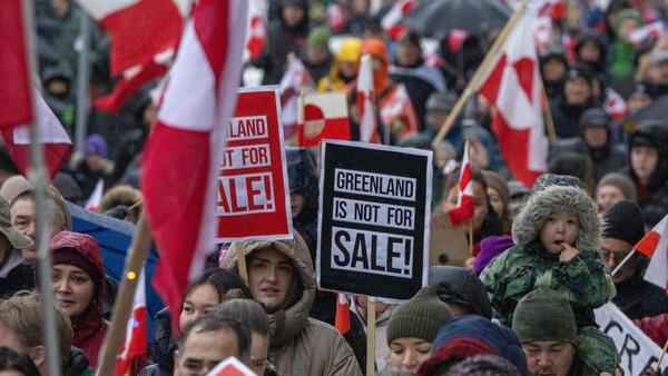 Trump anuncia aranceles a países europeos con tropas en Groenlandia si no apoyan su compra