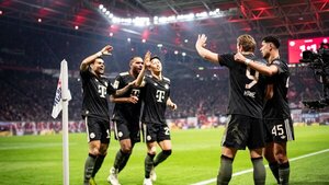 Bayern Múnich golea al Leipzig tras sufrir en la primera parte