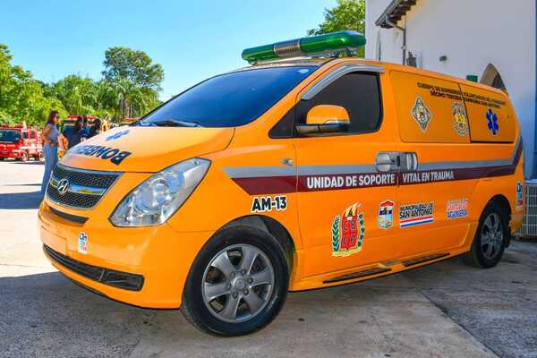 Cuerpo de Bomberos Voluntarios de San Antonio recibe nueva ambulancia