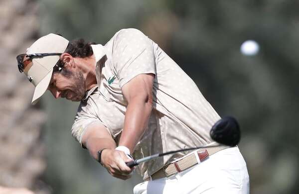 Golf: Nacho Elvira lidera en solitario en Dubái - Polideportivo - ABC Color