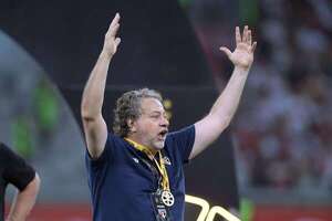 Afición festeja histórica destitución del presidente del São Paulo - Fútbol Internacional - ABC Color