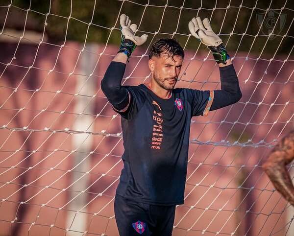 El dolor de cabeza de Jorge Bava, la gestión del cupo de extranjeros - Cerro Porteño - ABC Color