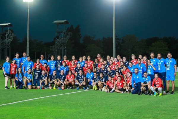 Sábado de ensayo futbolístico en el CARFEM