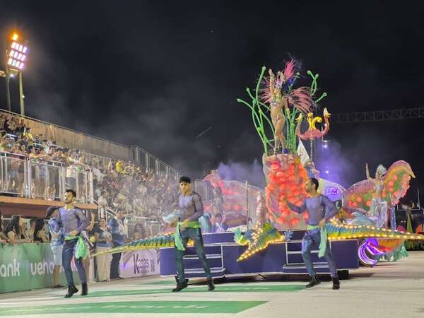 Carnaval Encarnaceno 2026: Arrancó la noche inaugural de la edición 100 - Espectáculos - ABC Color