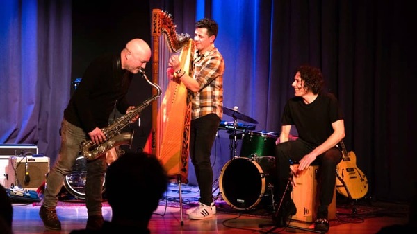 Alberto Sánchez: El arpa paraguaya que cautiva a Hamburgo