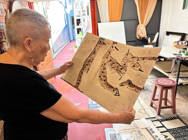 Cierre de la muestra "Impermanencia" con presentación de haikús de Lucy Yegros