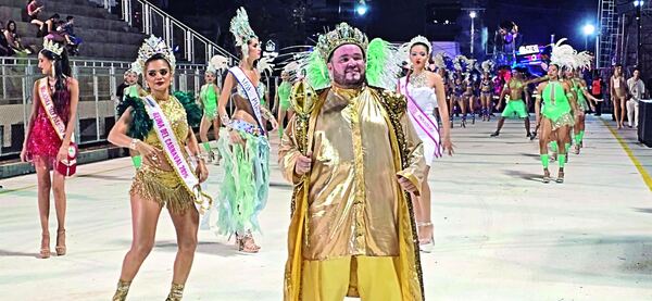 Edición 100 del Carnaval Encarnaceno: Ritmo y color