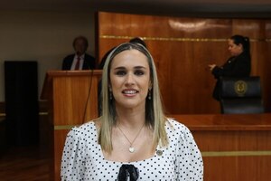 Defensora pública libera jubilación de docente víctima de la mafia de pagarés - Judiciales.net