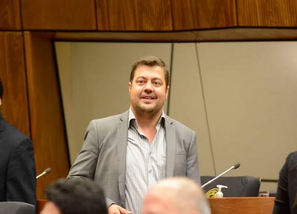 Mientras se ajusta la Caja Fiscal, Soroka apunta a la jubilación vip