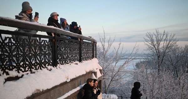 La Nación / Unos 200.000 hogares ucranianos ocupados quedan sin electricidad en el más crudo invierno tras ataque de Kiev