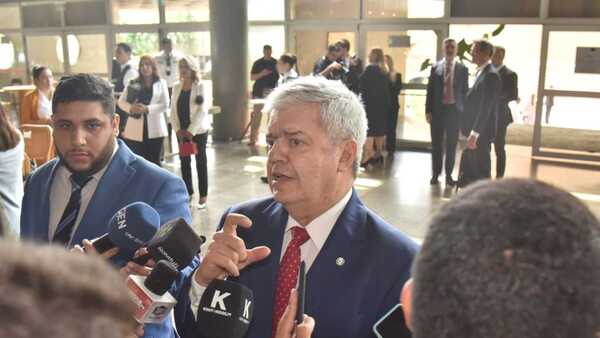 Riera anuncia cumbre por feminicidios: "La clave está en el enfoque de la familia"