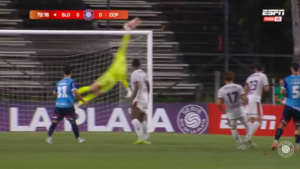 La espectacular tapada de Orlando Gill ante Cerro Porteño