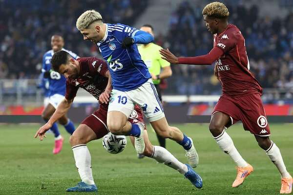Julio Enciso se adueña del “Derbi del Este” y lidera el resurgir del Estrasburgo - Fútbol Internacional - ABC Color