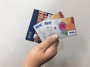 Tres bancos contralan 61% de tarjetas