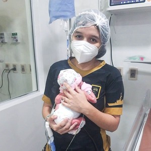 Cirugía oportuna salva la vida de recién nacida en Trinidad - ADN Digital