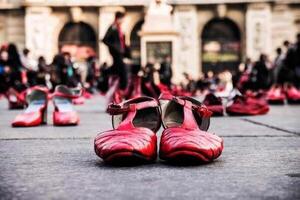 Riera insiste en un abordaje familiar ante la ola de feminicidios