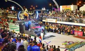 Histórico inicio de la edición 100 del Carnaval Encarnaceno ante miles de expectadores - Nacionales - ABC Color