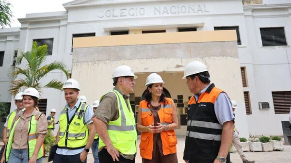 Obras en emblemático CNC avanzan sin contratiempo y fueron visitadas por titulares del MEC y MOPC
