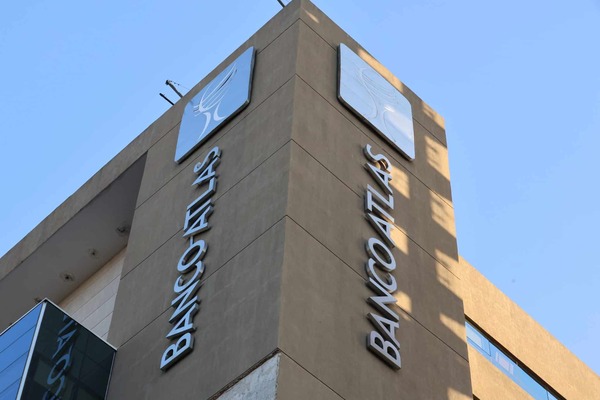 IPS: Directivos de Banco Atlas bajo la lupa por Fraude