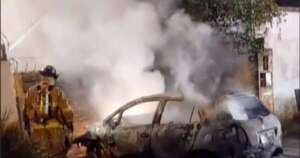 Diario HOY | Ataque de celos: incendian vehículo de mujer tras ruptura sentimental