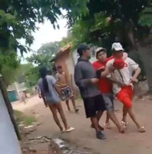 Riña entre vecinos del barrio Tacumbú termina con tres aprehendidos - Policiales - ABC Color