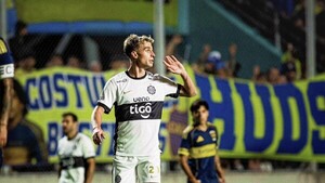 El caño de Alfaro y la felicitación de Paredes