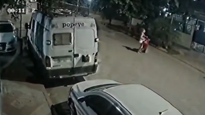 Mujer entró a robar una tienda de ropas, fue detenida y luego liberada por su embarazo