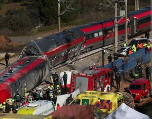 Tragedia ferroviaria en el sur de España: 39 muertos y decenas de heridos tras choque de trenes - Concepción al Día