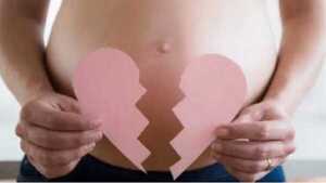 HERMANA DE MARITZA NÚÑEZ MANIFIESTA DESACUERDO CON EL HOSPITAL Y SOLICITA QUE LA INVESTIGACIÓN CONTINÚE