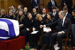 La familia real de España asiste al funeral de la princesa Irene en Atenas - Gente - ABC Color
