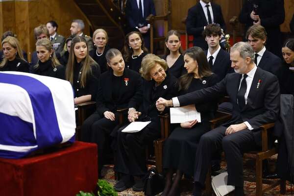 La familia real de España asiste al funeral de la princesa Irene en Atenas - Gente - ABC Color