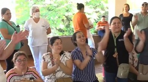 Funcionarios del Hospital Nacional de Itauguá se manifestaron por la falta de pago del aguinaldo