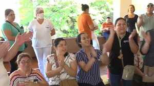 Popular / Funcionarios del Hospital de Itauguá ojejapo hikuái manifestación  