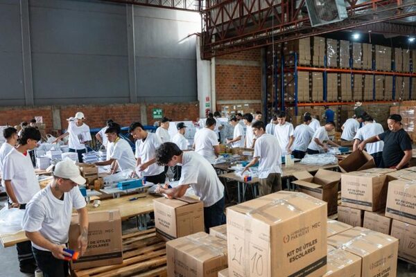 Kits escolares atienden necesidades de todos los niveles educativos: sepa qué contienen los 23 tipos de paquetes