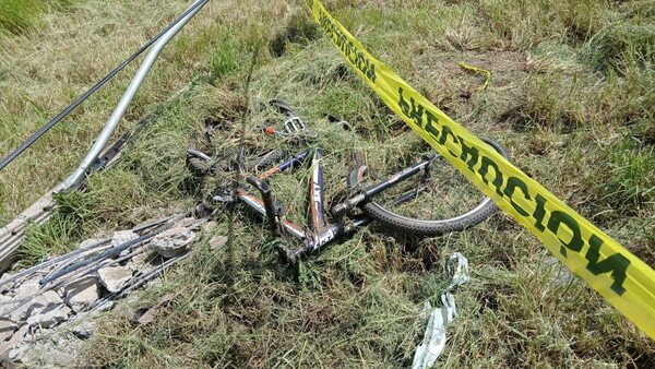 Ciclista muere atropellado por un auto en Remansito: ¿Fue a causa de un adelantamiento?