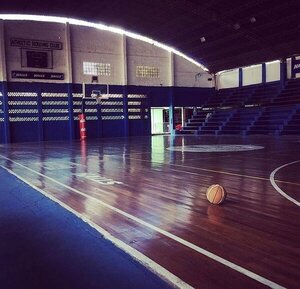 Denuncian a presunto ocupante de predio del Rowing Club por negarse a abandonar el mismo