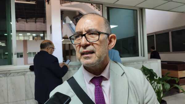 Defensa de pastor Insfrán denuncia "corporativismo" judicial y anuncia demanda contra el Estado - PDS RADIO Y TV